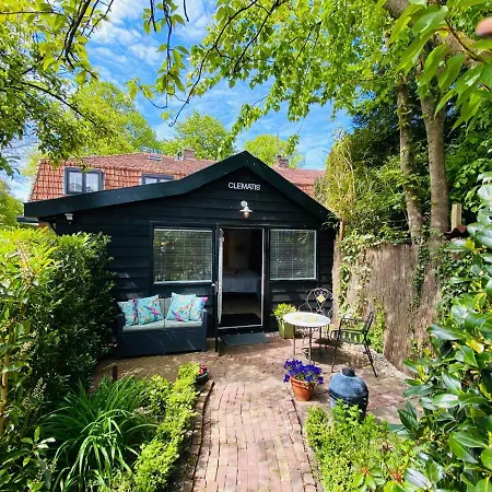 Clematis Apartment